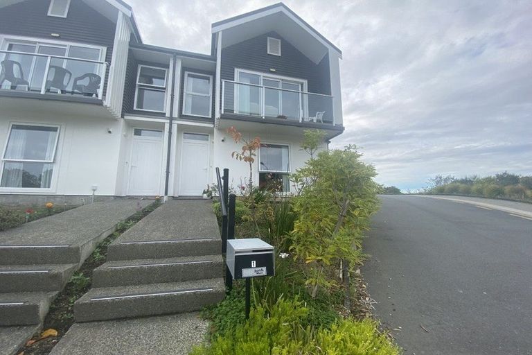 Photo of property in 1 Kopua Place, Whitby, Porirua, 5024