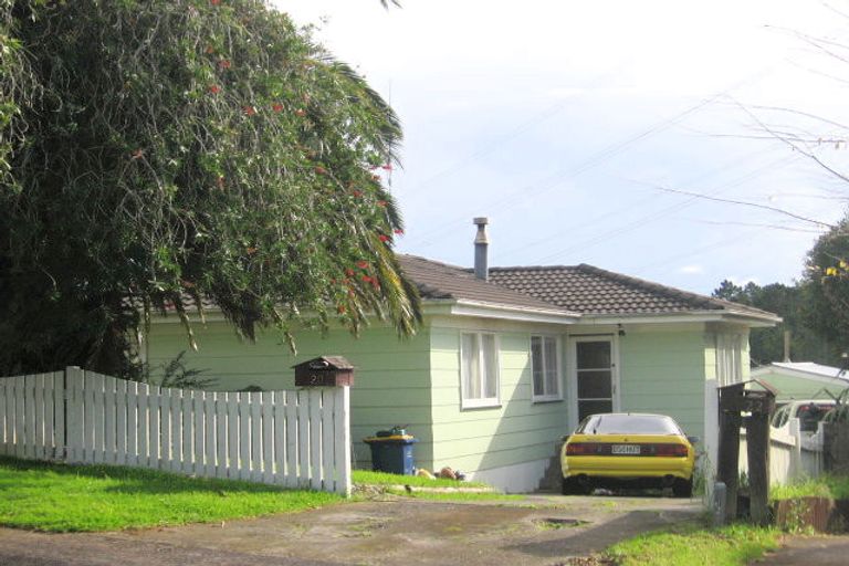Photo of property in 20 Arlette Place, Massey, Auckland, 0614