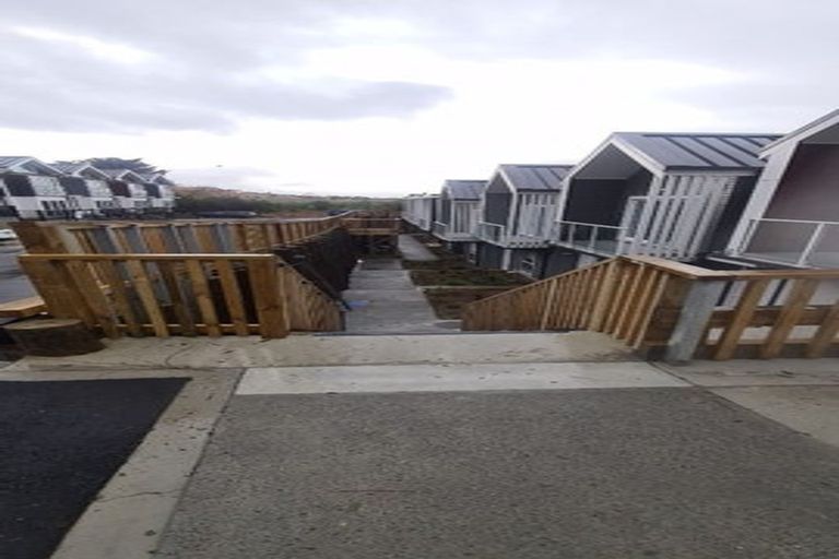 Photo of property in 16 Tai Lane, Whitby, Porirua, 5024