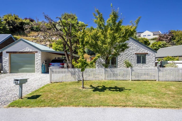 Photo of property in 43 Mcdonnell Road, Arrowtown, 9302