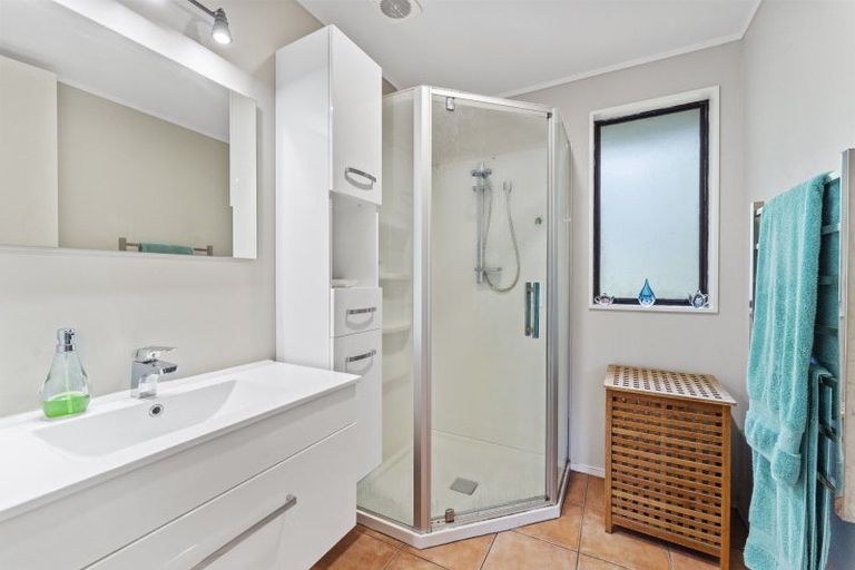 Photo of property in 37 Hookway Grove, Paraparaumu, 5032