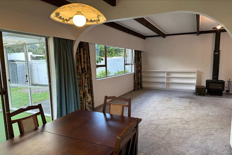 Photo of property in 4a Sunny Glen, Waikanae, 5036