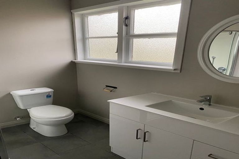 Photo of property in 10 Derby Street, Green Island, Dunedin, 9018