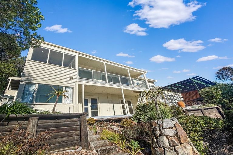 Photo of property in 9 Bayview Road, Charteris Bay, Lyttelton, 8971