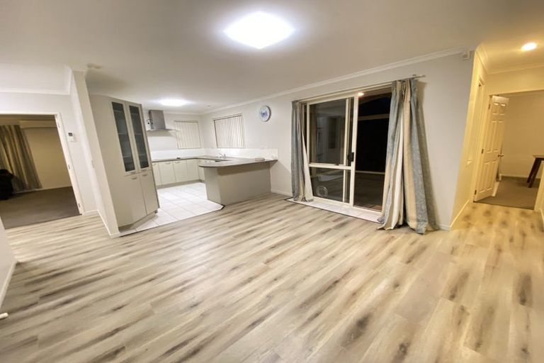 Photo of property in 10 San Bernadino Drive, Henderson, Auckland, 0612