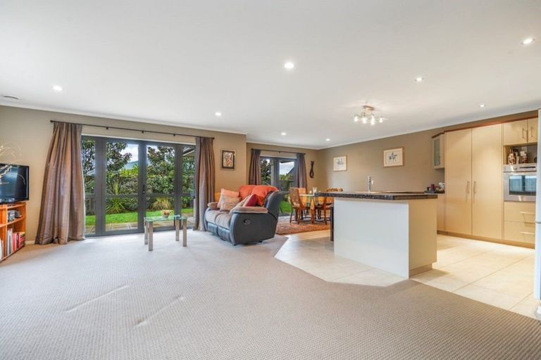 Photo of property in 11 Wakefield Place, Rototuna North, Hamilton, 3210