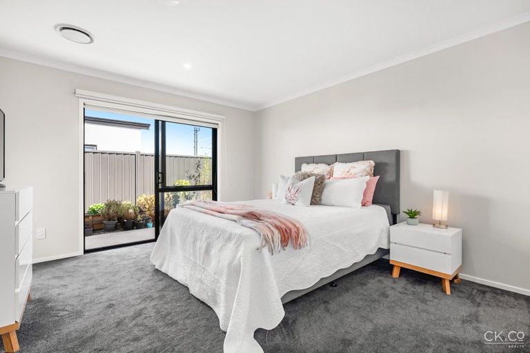 Photo of property in 38 Te Kaeaea Crescent, Wallaceville, Upper Hutt, 5018