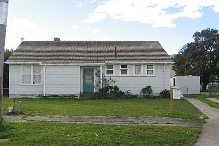 Photo of property in 20 Bristol Crescent, Roslyn, Palmerston North, 4414