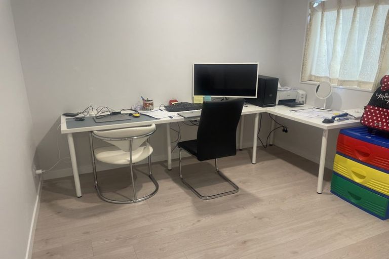 Photo of property in 16a Imperial Place, Henderson, Auckland, 0612