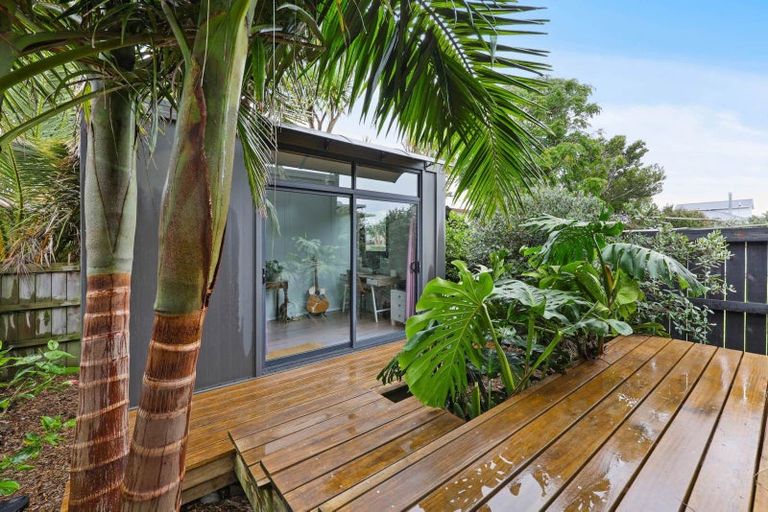 Photo of property in 3/132 Onewa Road, Northcote, Auckland, 0627
