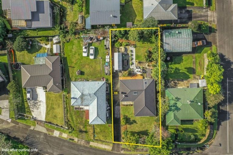 Photo of property in 25 Trojan Crescent, New Lynn, Auckland, 0600