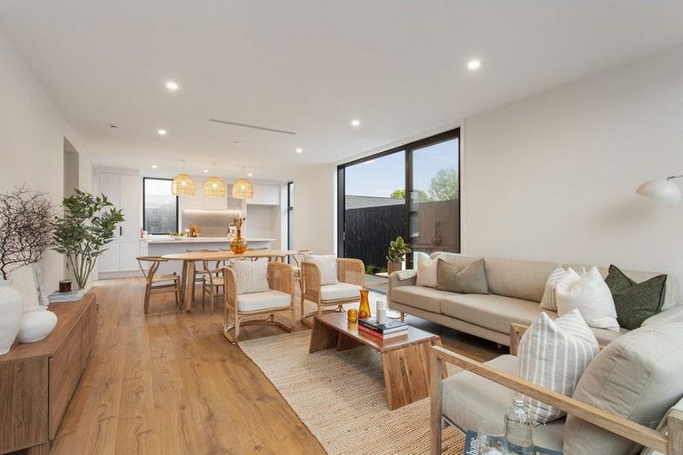 Photo of property in 2/143a Weston Road, St Albans, Christchurch, 8052