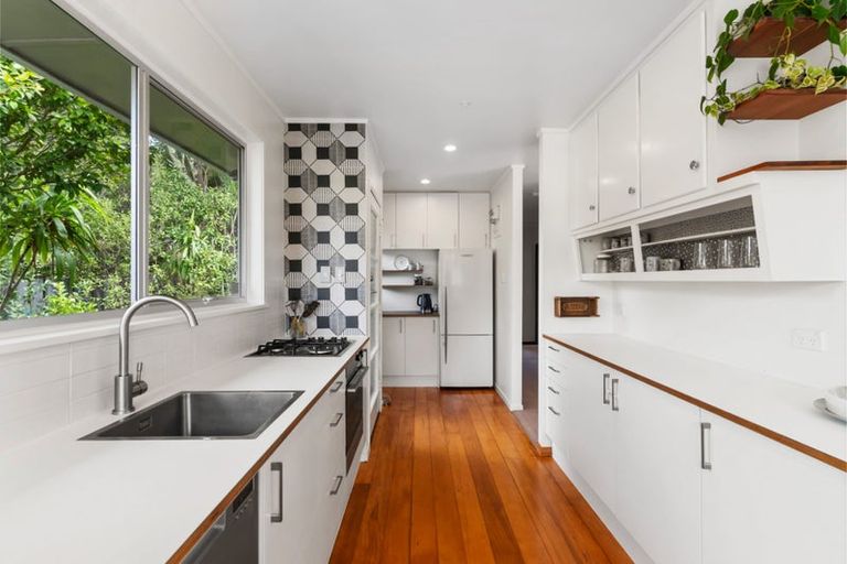 Photo of property in 7 Fairdale Place, Birkdale, Auckland, 0626