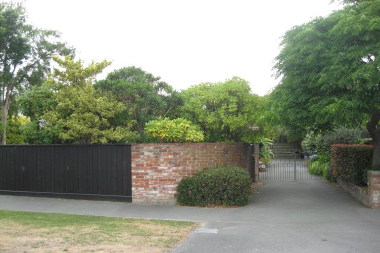 Photo of property in 82 Tomes Road, St Albans, Christchurch, 8052