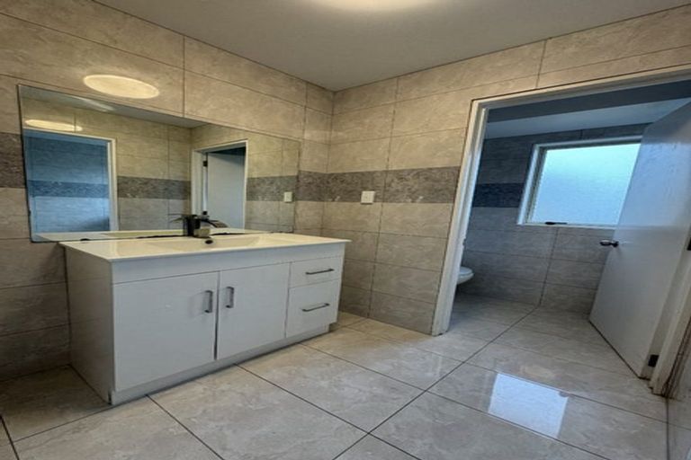 Photo of property in 3 Taatahi Street, Weymouth, Auckland, 2103