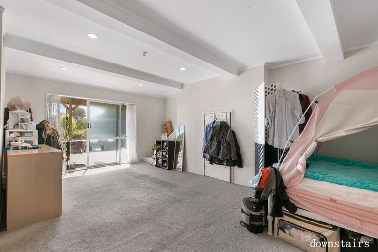 Photo of property in 44 Tamahere Drive, Glenfield, Auckland, 0629