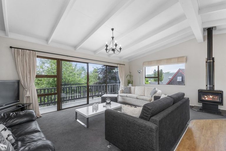 Photo of property in 30 Irwin Place, Kinloch, Taupo, 3377