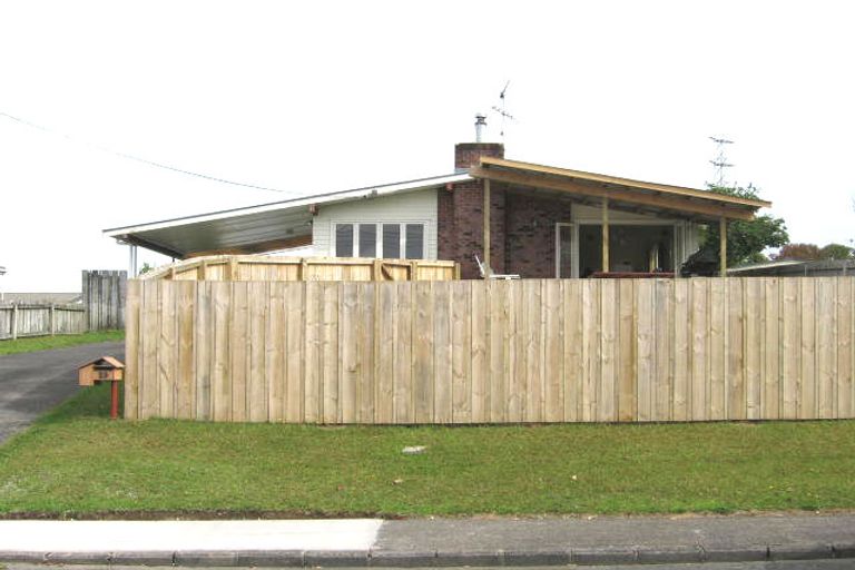 Photo of property in 29 Lyndhurst Road, Te Atatu South, Auckland, 0610
