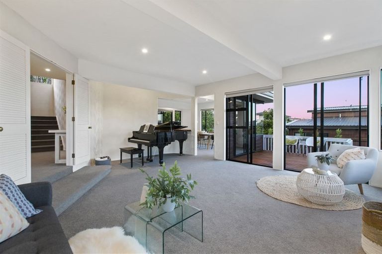 Photo of property in 2/77 East Coast Road, Castor Bay, Auckland, 0620