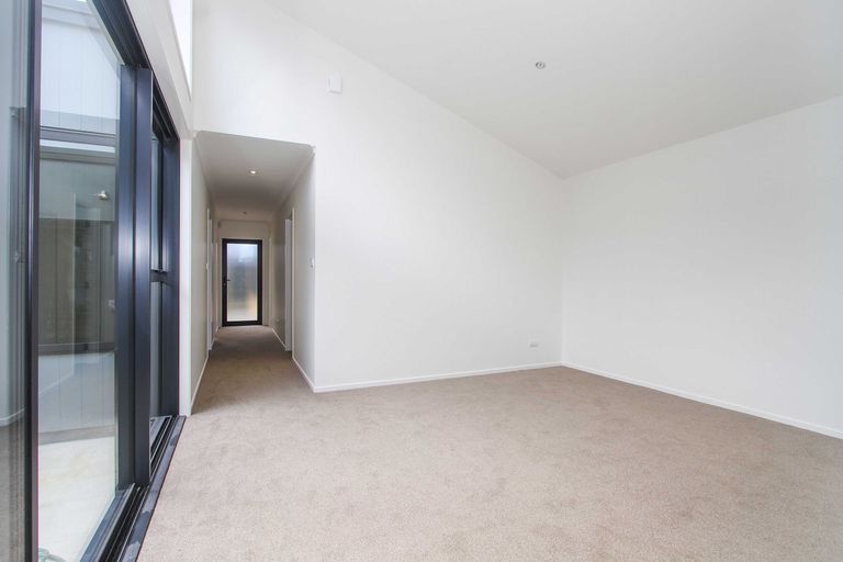 Photo of property in 29 Wallace Road, Ranui, Auckland, 0612