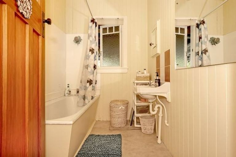 Photo of property in 12 Endcliffe Road, Kaiti, Gisborne, 4010