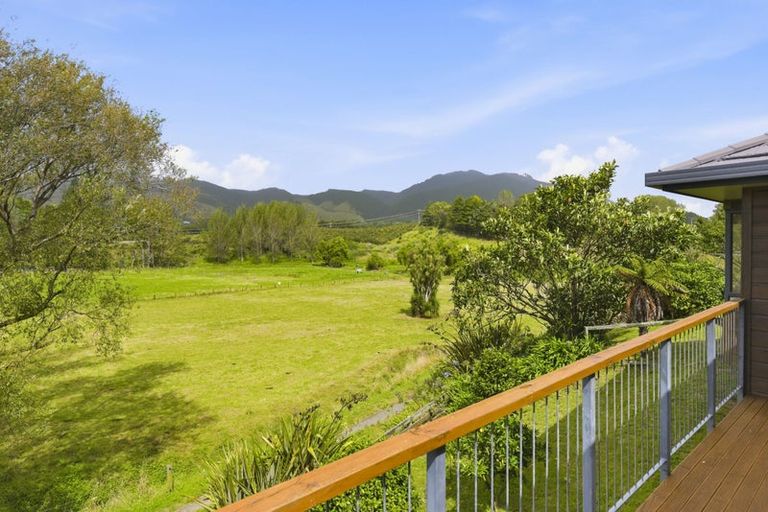 Photo of property in 84 Derham Road, Te Horo, Otaki, 5581