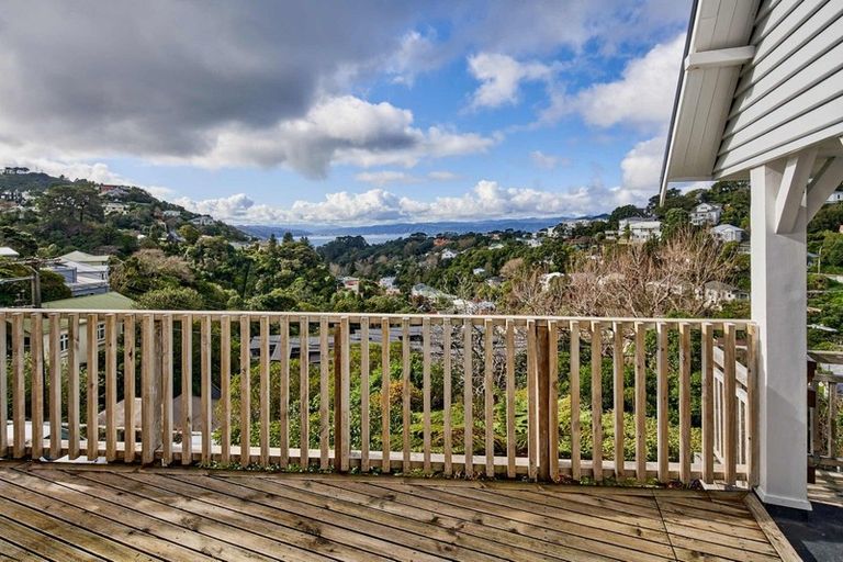 Photo of property in 9 Northland Road, Northland, Wellington, 6012