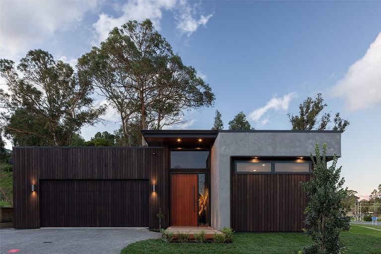 Photo of property in 70 Oak Road, Poraiti, Napier, 4112