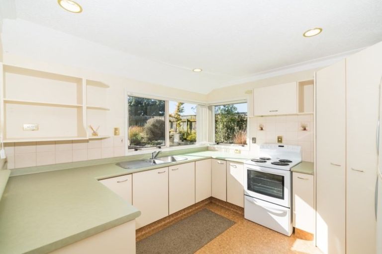 Photo of property in 8 Shakespeare Way, Kelvin Grove, Palmerston North, 4414