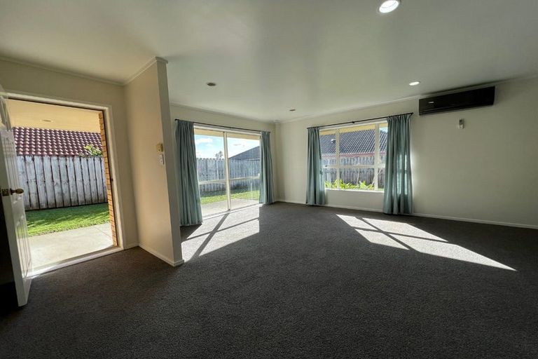 Photo of property in 26 Robin Brooke Drive, Flat Bush, Auckland, 2019
