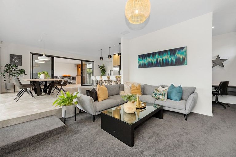 Photo of property in 12 Jellicoe Drive, Hamilton East, Hamilton, 3216