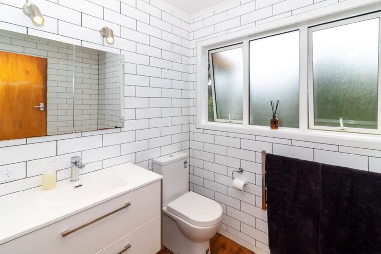 Photo of property in 73 Bayly Road, Blagdon, New Plymouth, 4310