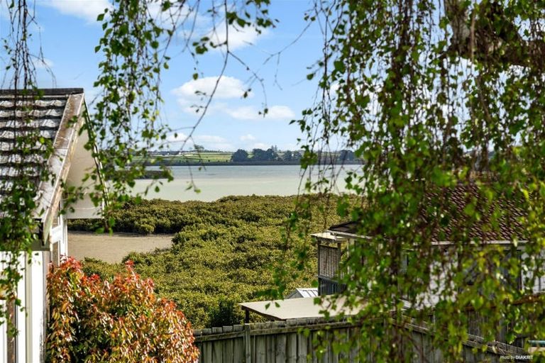 Photo of property in 6 Montego Place, Weymouth, Auckland, 2103