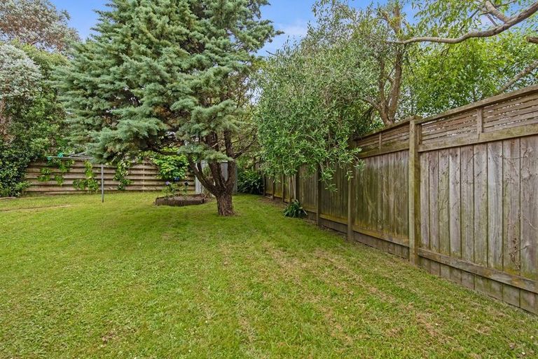 Photo of property in 4/32 Wicklow Road, Narrow Neck, Auckland, 0622