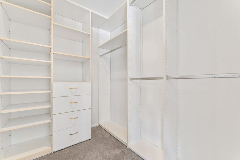 Photo of property in 2/21 Tobruk Crescent, Milford, Auckland, 0620