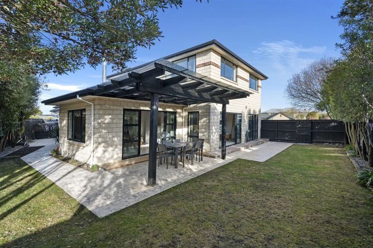 Photo of property in 7 Stoneleigh Green, Parklands, Christchurch, 8083