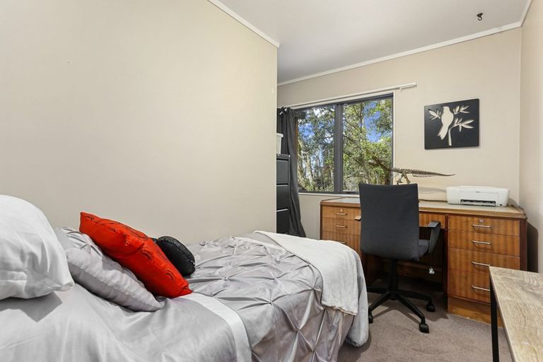 Photo of property in 30 Wood Bay Road, Titirangi, Auckland, 0604