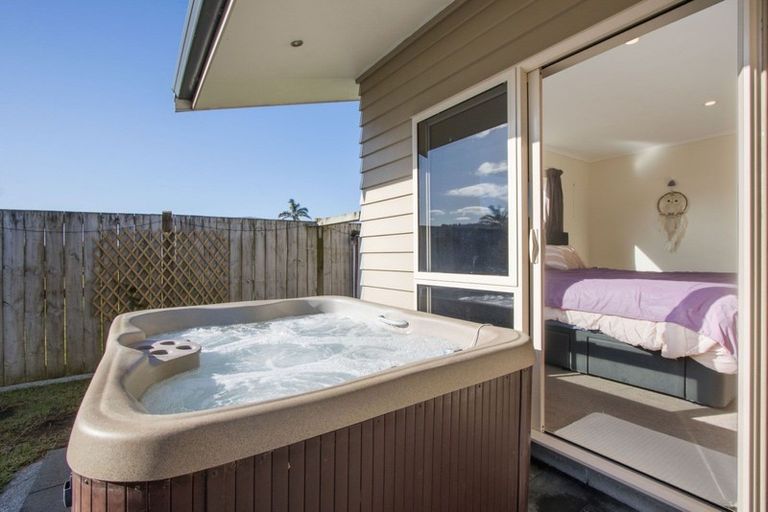 Photo of property in 14 Ocean Breeze Drive, Waihi Beach, 3611