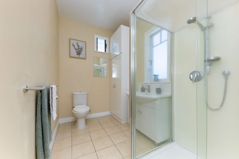 Photo of property in 379b West Coast Road, Glen Eden, Auckland, 0602