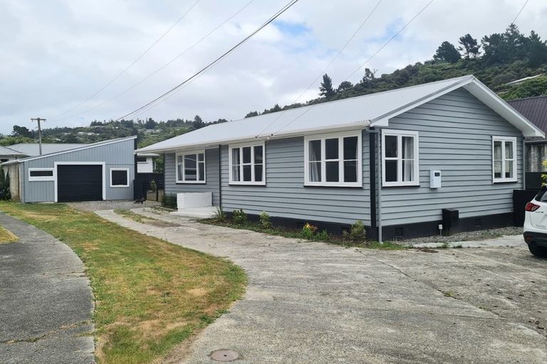 Photo of property in 11 Richard Grove, Stokes Valley, Lower Hutt, 5019