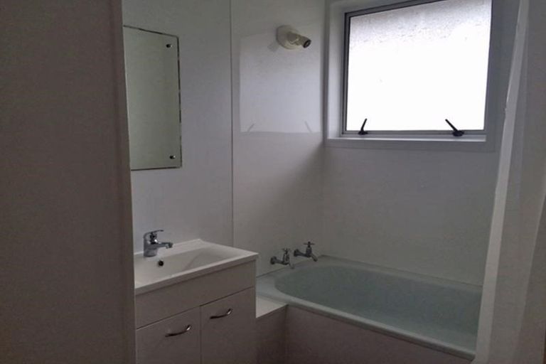 Photo of property in 10/90 Kenderdine Road, Papatoetoe, Auckland, 2025