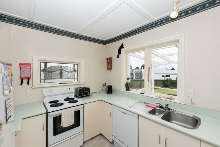 Photo of property in 263 Huatoki Street, Upper Vogeltown, New Plymouth, 4310