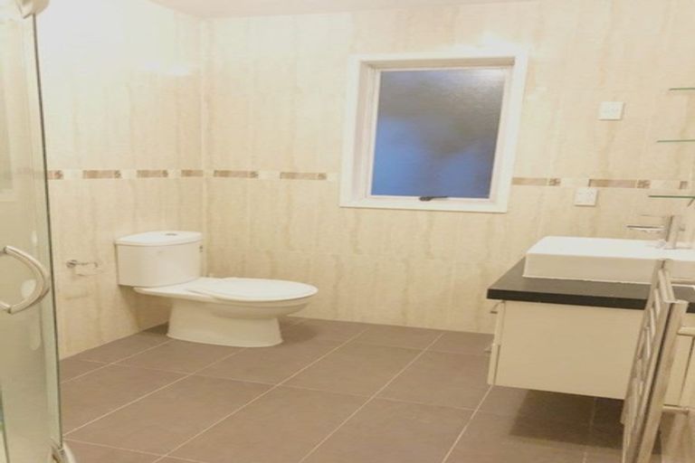 Photo of property in 1/22 Nigel Road, Browns Bay, Auckland, 0630