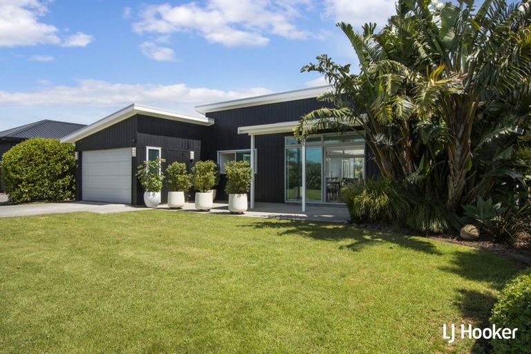 Photo of property in 22 Surfers Avenue, Waihi Beach, 3611