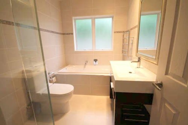 Photo of property in 97a Island Bay Road, Beach Haven, Auckland, 0626