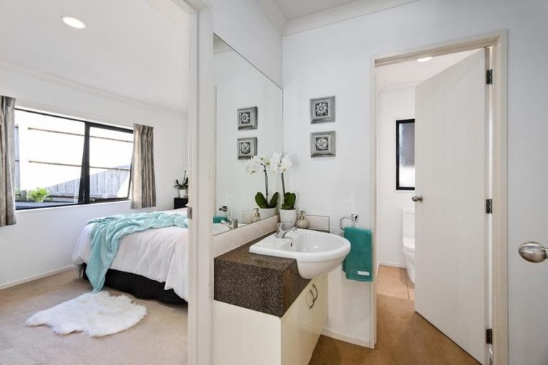 Photo of property in 34 Byblos Place, The Gardens, Auckland, 2105