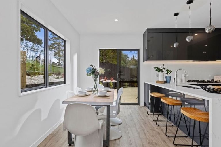 Photo of property in 31a Weatherly Road, Torbay, Auckland, 0630