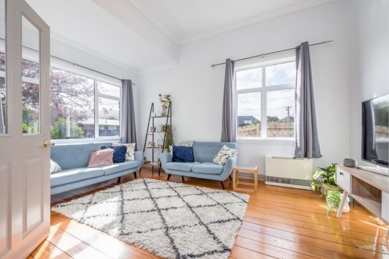 Photo of property in 156 Kings Crescent, Hutt Central, Lower Hutt, 5010