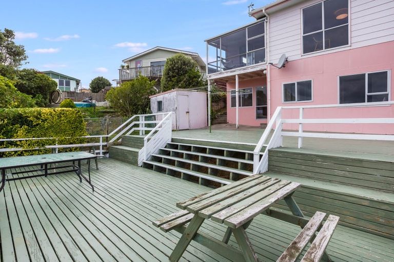 Photo of property in 6 De Castro Place, Titahi Bay, Porirua, 5022