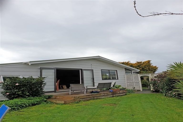 Photo of property in 16 Acacia Place, Bell Block, New Plymouth, 4312